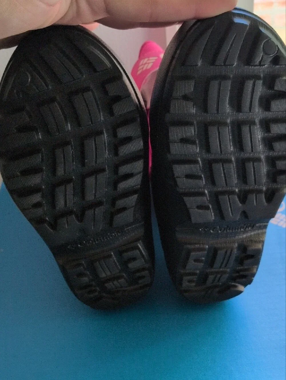 NWT Columbia Kids Hot Pink and Black Insulated Snow Boots